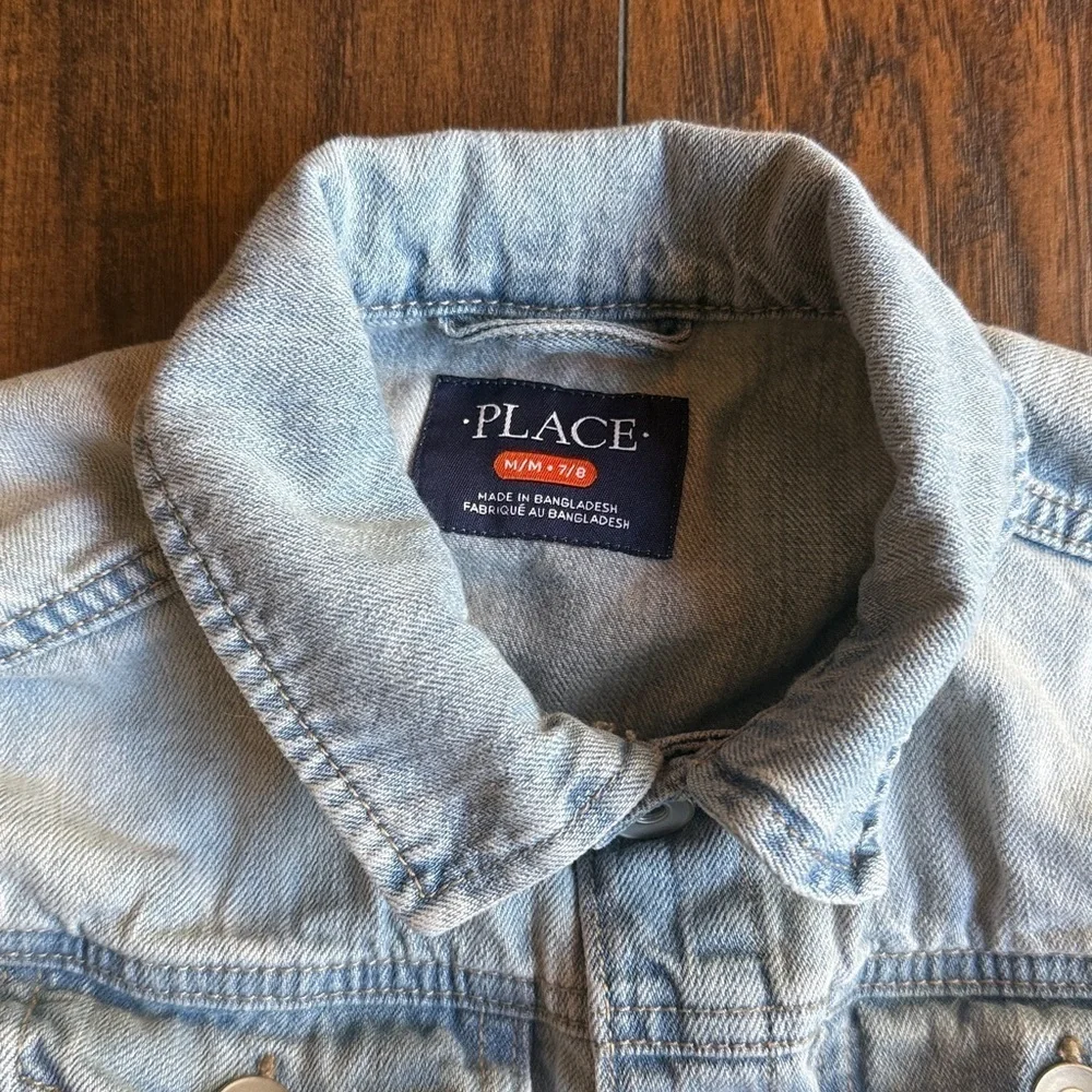 Children’s Place light wash jean jacket. Size 7/8 (I8)